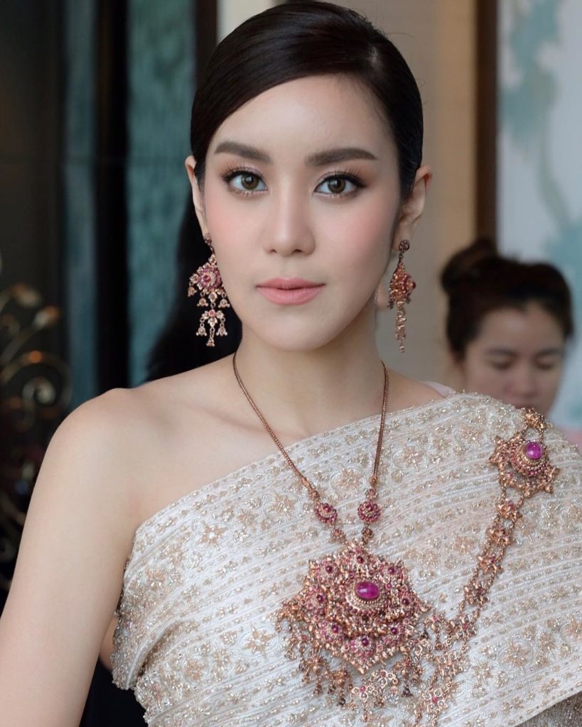 50 ทรงผมเจ้าสาว ชุดไทย โดยช่างชื่อดังใน IG