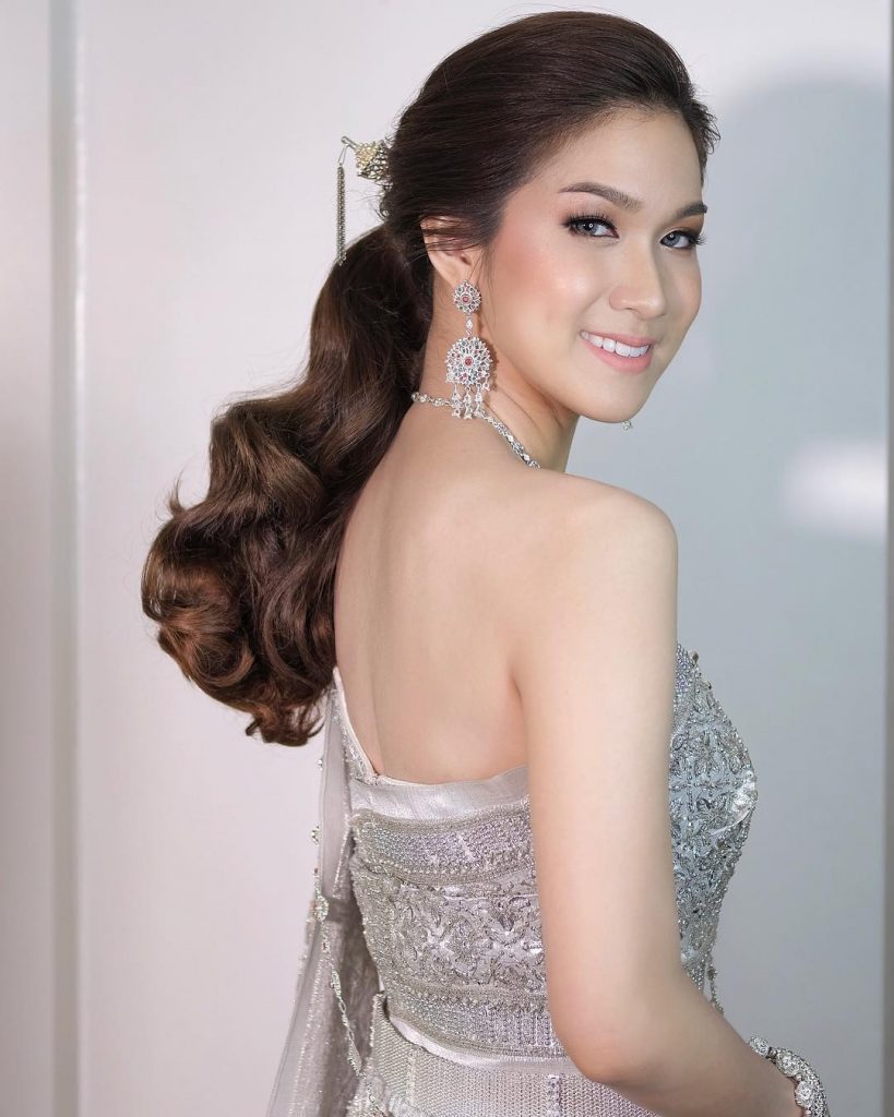 ทรงผมเจ้าสาว ชุดไทย ดัดลอน มัดหางม้า