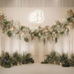 รวม 5 ไอเดีย แบ็คดรอปงานแต่ง สวยๆ สร้างความโดดเด่นให้กับงาน